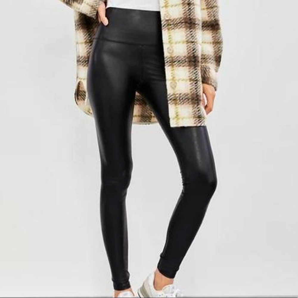 Highwaisted aritzia faux leather leggings